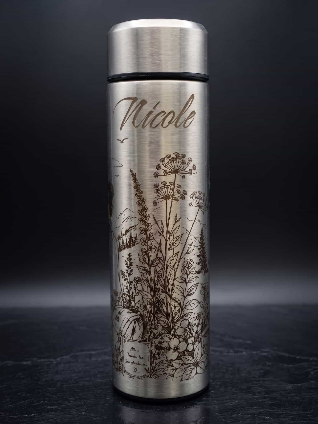 Thermosflasche mit graviertem Namen und Blumenmotiv